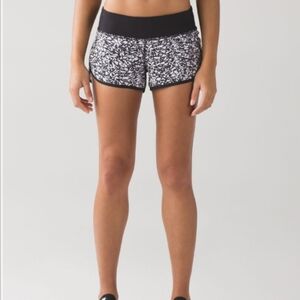 Lululemon Speed Short White Black 2.5" Ice Breaker Size 6